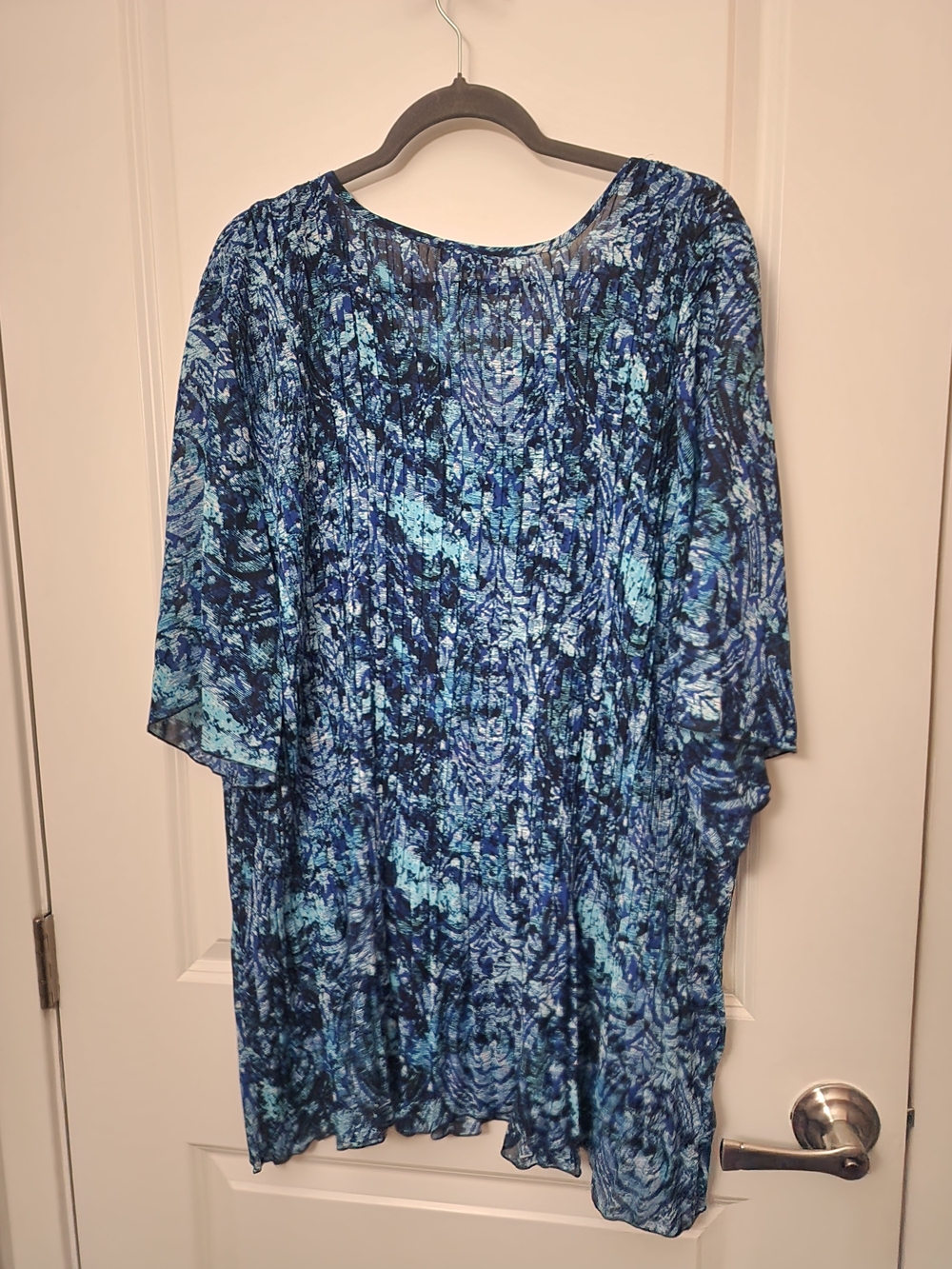 5/$30 Catherines Blue Multi-Patterned Tunic Top - Picture 6 of 6